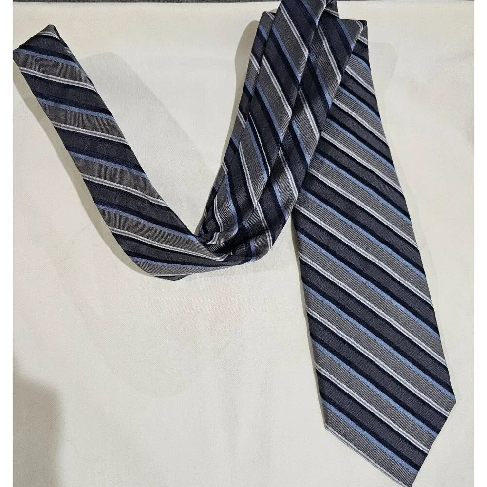 Silk Neckties(3), Van Huesen,Bill‎ Blass, and Calvin Klein Ties (Can seperate)